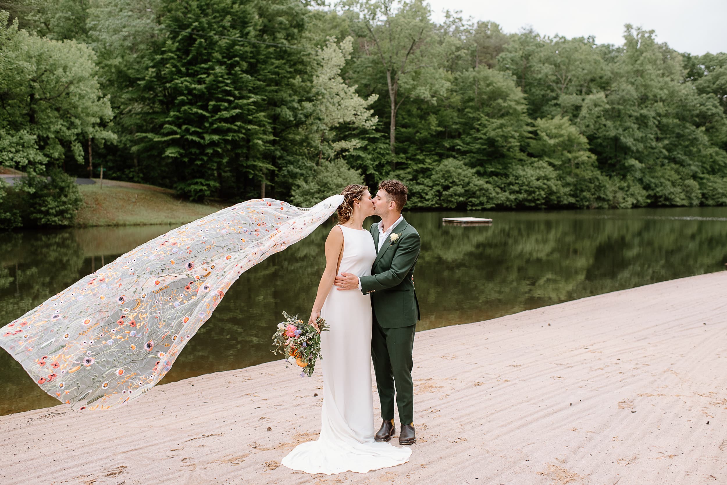 Tacoma wedding photographer - Pacific Northwest intimate wedding and elopement photography